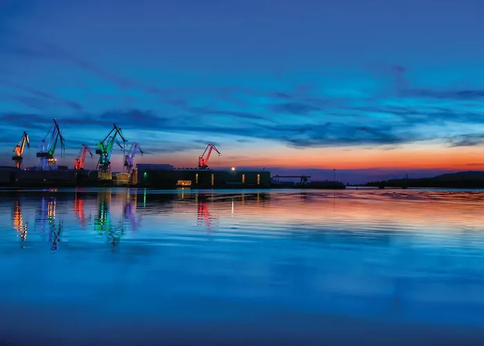 Апартаменти Awesome In With Wifi *