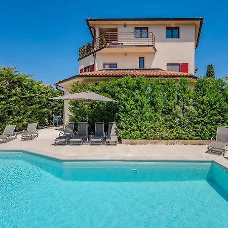 1 Bedroom Stunning In Appartement