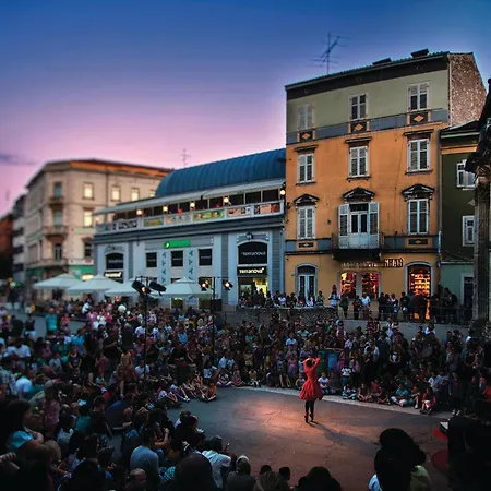 Apartment Awesome In With Wifi *