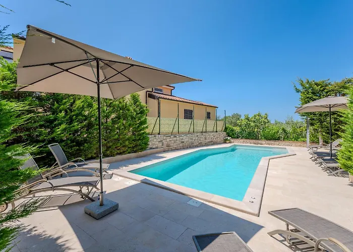 Appartamento Awesome In With Wifi Pola